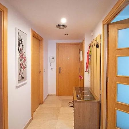 Two Bedroom Stylish Studio, 5 Minutes Walk From The Apartamento *