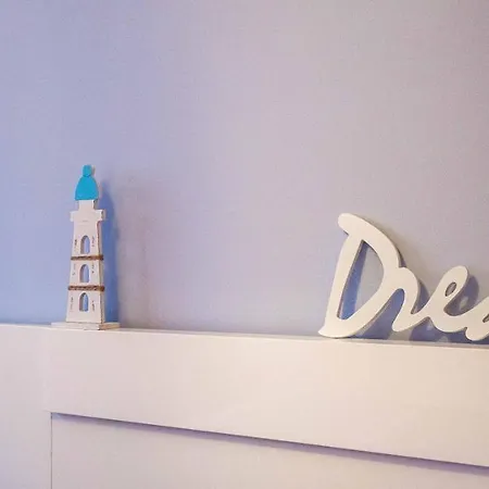 Apartamento Two Bedroom Stylish Studio, 5 Minutes Walk From The *